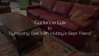 Cadence Lux fiatalabb kukacot akar