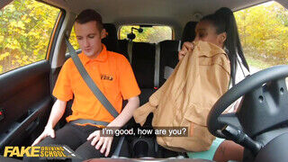 Fake Driving - Brit Asia a szívdöglesztő barna zsenge bige
