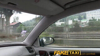 FakeTaxi - Samantha Jolie cidázza a taxist