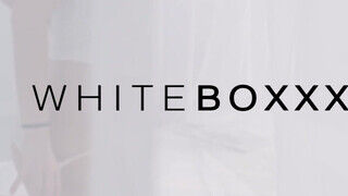 WhiteBoxxx - Rebeka Black és Francesca Di Caprio édeshármasban dugnak