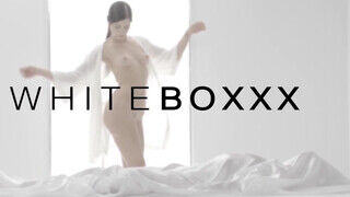White Boxxx - Stacy Cruz gyengéd kufircolása