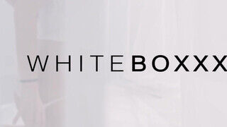 WHITEBOXXX - Vinna Reed a csöcsös szöszi
