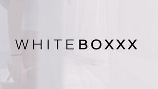 WHITEBOXXX - Vanessa Decker gyengéden közösül