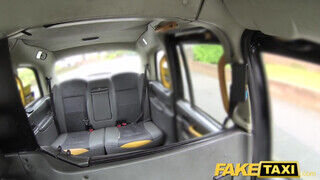 Fake Taxi - Barbie Sins dugható a taxiban