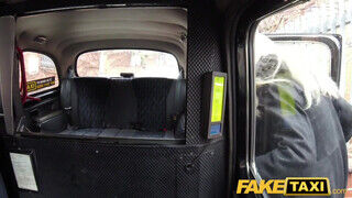 Fake Taxi - Orosz világos szőke milf a hátsó ülésen
