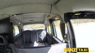 Fake Taxi - Tasha Holz az óriás csöcsű nőci