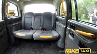 Fake Taxi - Csöcsös csajszi hancúrozik a hátsó ülésen