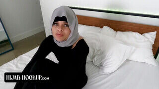Hijab Hookup - Arab kisasszony megkamatyolva