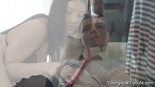 Young anal Tryouts - egy csóka és három spiné !!!