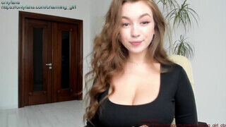 Charming Milana - Cuki diáklány maszturbál
