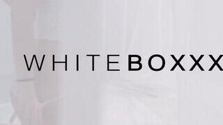 WhiteBoxxx - Leanne Lace kinyalatja a kicsike pináját