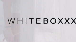 WhiteBoxxx - Silvia Dellai és Erika ribanca édeshármasban