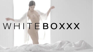 WhiteBoxxx - Red Fox gigászi picsájú ukrán nőci