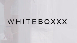 WhiteBoxxx - Ivana Sugar feszes pici cuncija