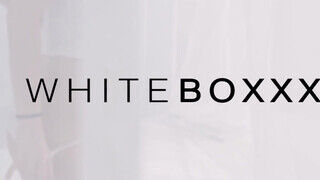 WHITEBOXXX - kikötözve nyalatja ki a pináját a kis csaj