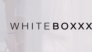 WhiteBoxxx - óriási picsájú csajszika reggel is akar kettyinteni