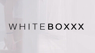 WhiteBoxxx - fullos világos szőke kishölgy reggel akar szeretkezni