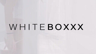 WhiteBoxxx - Caprice istenien kinyalja a kurvája kicsike pináját