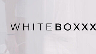 WhiteBoxxx - kicsmellű pipi keményen megdöngetve