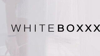 WHITEBOXXX - cuki vörös maca beleül a méretes faszba