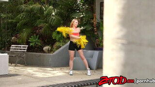 Cheerleader spiné megdugva