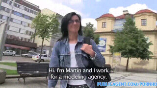 PublicAgent - tetszetős pinájú cseh Milf pipi