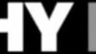 TUSHYRAW - Kiki Klout a szívdöglesztő milf