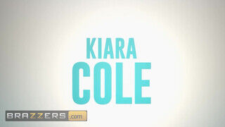 Brazzers - Kiara Cole és Charli Phoenix édeshármasban kefélnek