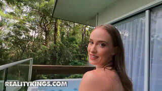 Reality Kings - egy alapos kicsike hancúr a jacuzziban