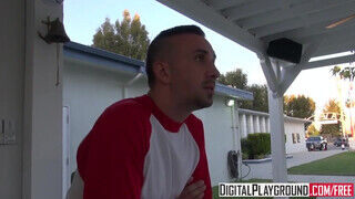 DigitalPlayground - Scarlet Red megdöngetve a mosdóban