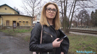 Public Agent - Rika Fane még csak 18 éves