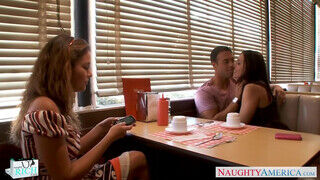 Gracie Glam és Allie Haze négyesben szexelnek