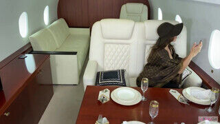Luxury Girl - Közösülés a magángépen