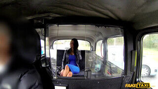 Fake Taxi - Jasmine Jae a szexi csöcsös milf