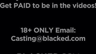Blacked - Queenie a méretes cicis dél amerikai csajszi