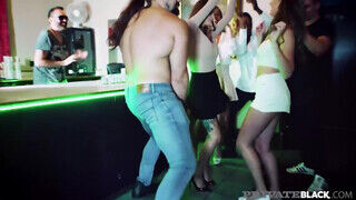 PrivateBlack - Alexis Crystal parti után partyba vágva