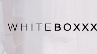 WHITEBOXXX - Nelly Kent és Alissia édeshármasban kettyintenek