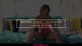 Brittany Bardot és Julia North a izgató koros nők
