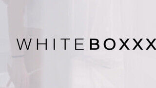 WhiteBoxxx - Zuzu Sweet izgatja magát