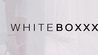 WHITEBOXXX - Romy Indy a tüzes barna maca