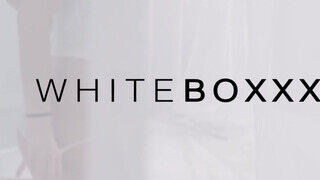 WhiteBoxxx - Eveline Dellai fenékbe kurelva