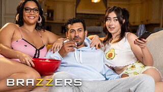 BRAZZERS - Vágyakozó lányok, Ashlyn Peaks és Chloe Surreal versenyeznek Alex bazinagy péniszéért