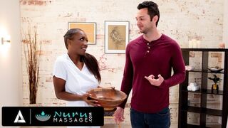 Daya Knight forró nuru masszázsban meghágja yoga csapattársát