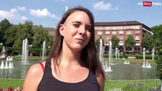 Német turista csajszi kültéri anális kupakolása