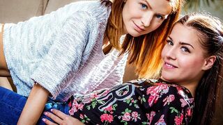 Eveline Dellai vad lovaglása kétfejű műpénisszel