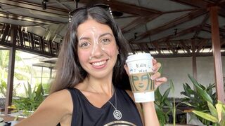 Fiatal orál a starbucks mosdójában – arcára spriccelő fallosz utána kávézás nyálkával középen