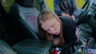 Autós repedtsarkú orálozza és megbasszák, miután lebukott egy nyilvános verésen - pov