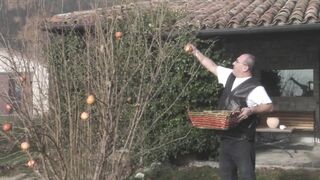 Vonzó világos szőke zsenge amatőr segg lyukba kurelva és szájba spriccelve óriási farasszal